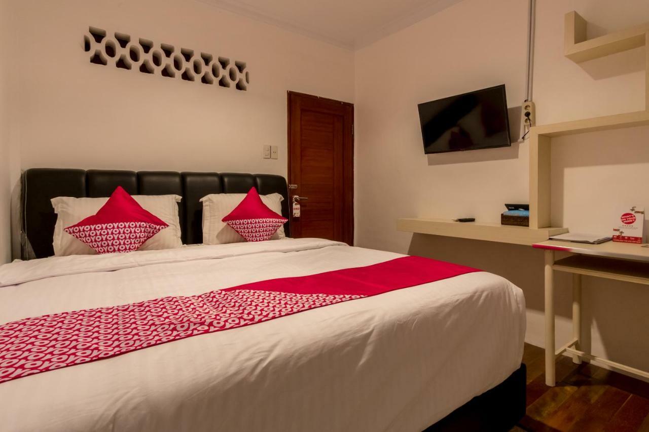 Oyo 619 Naufal Guest House Syariah Medan Exterior photo