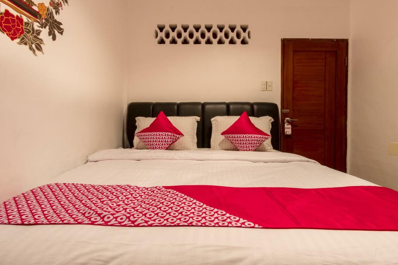 Oyo 619 Naufal Guest House Syariah Medan Exterior photo